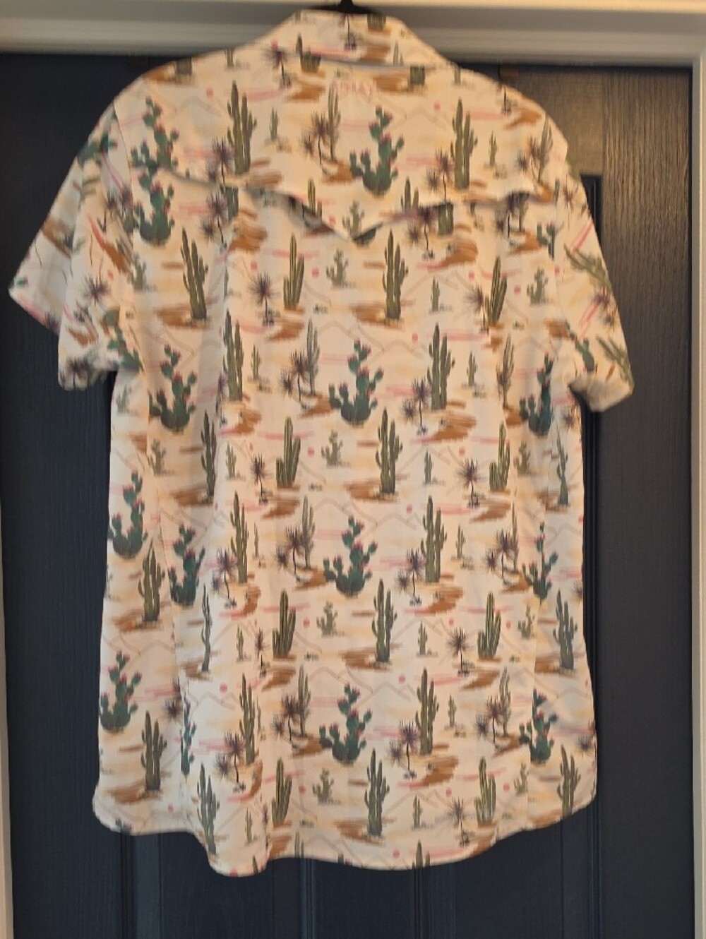 Ariat Women's Large Cream Short-Sleeve Button-Down Shirt with Green Cactus Print - Picture 6 of 9
